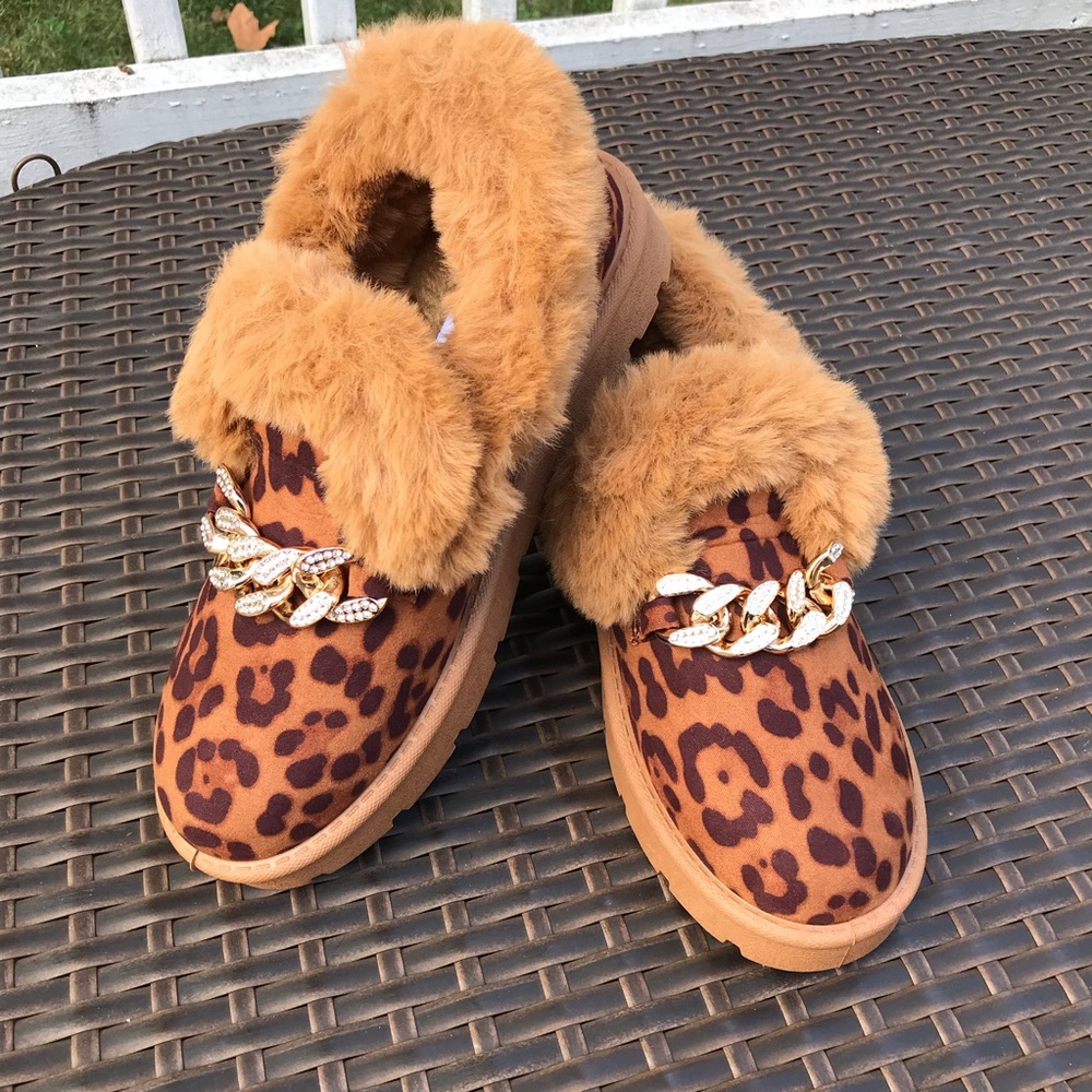 Animal Print Faux Fur Slip On Moccasins with chain detail, Women's, New - Picture 13 of 13